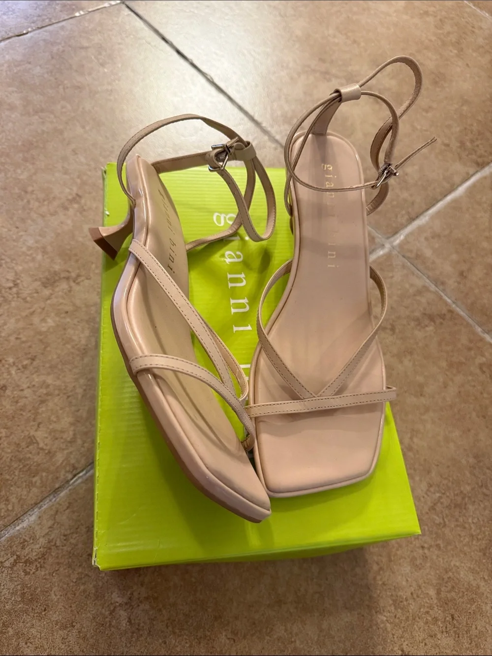 Women’s Gianni Bini cafe cream nude Andi Sandals heels strappy sz 8